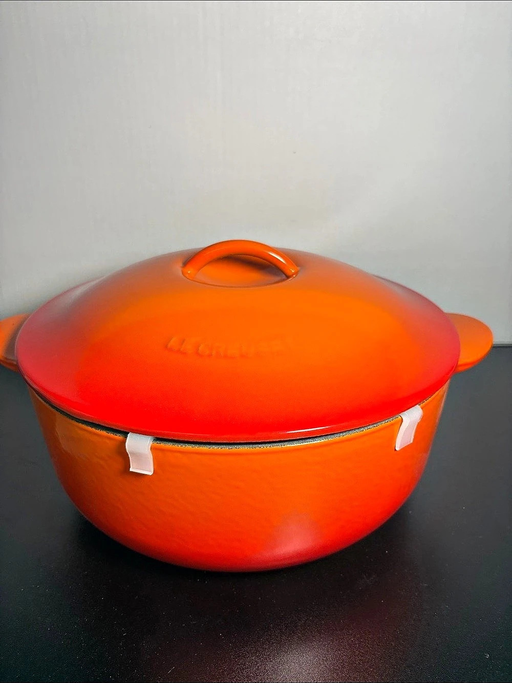 Le Creuset Signature Round Wide Oven Cookware Pot, Orange